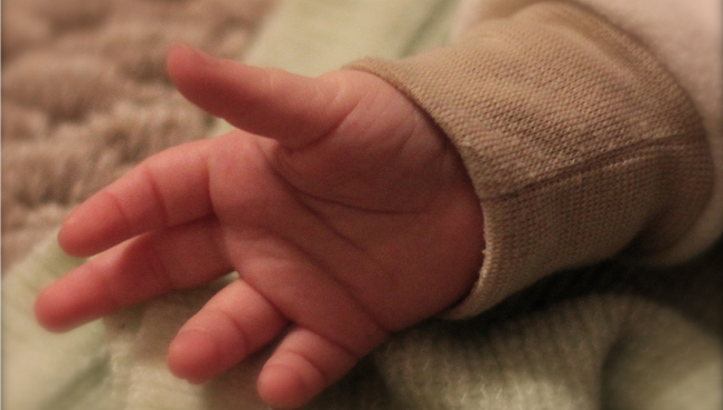 Həkim doğuş zamanı ölən anadan danışdı: “Çırpınırdı…” – Video