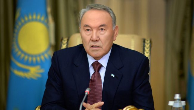 Qazaxıstan da latın əlifbasına keçir:Nazarbayev göstəriş verdi
