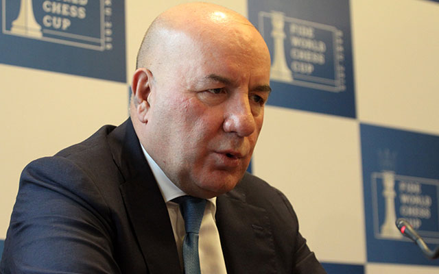 Elman Rüstəmov manatdan danışdı: “Müsbət gözləntilər yaranıb”