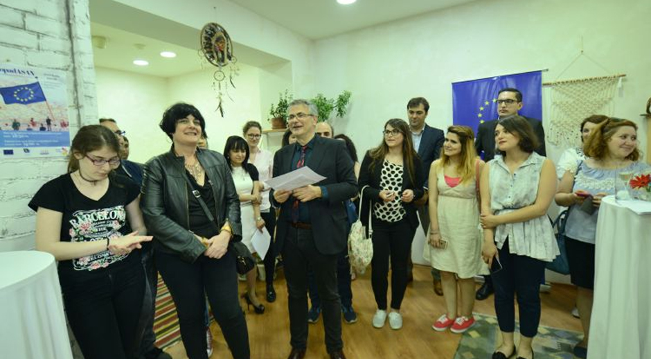 Aİ-nin Bakı nümayəndəliyi hekayə və foto müsabiqələrinin qaliblərini mükafatlandırıb