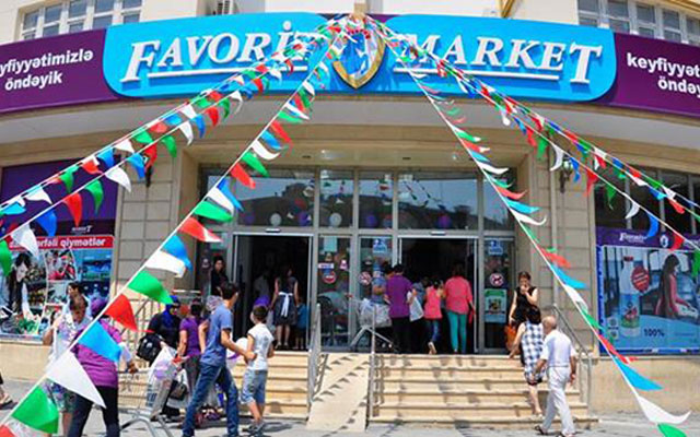 Market prezidentin açılış etdiyi yolu “işğal” edib – VİDEO