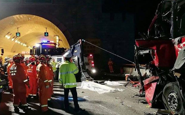 Sərnişin avtobusu qəzaya uğradı: ölən və yaralananlar var