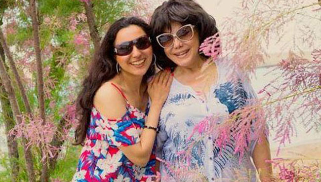 “Anamın “düşmənləri” ilə dostam” – Qızı Flora Kərimovanın mənfi tərəflərindən danışdı