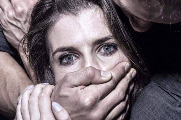 Qaranlıq küçədə hücuma məruz qalsanız… – Xanımlar üçün 15 məsləhət
