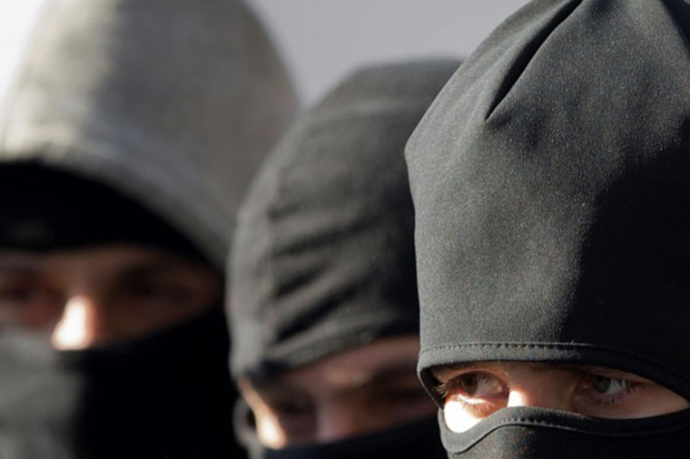 Bakıda evə basqın edən maskalı şəxslər həbs olundu – FOTOLAR
