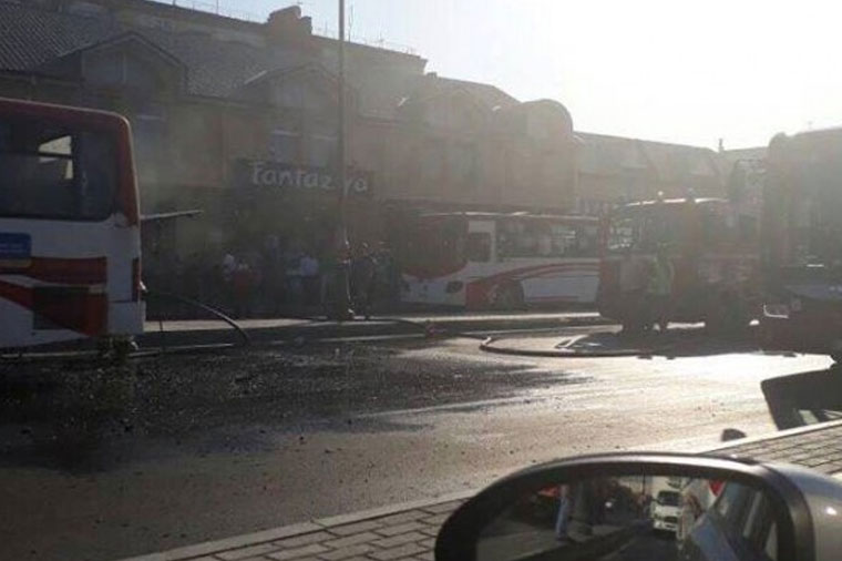 Bakıda sərnişin avtobusu yandı – FOTO