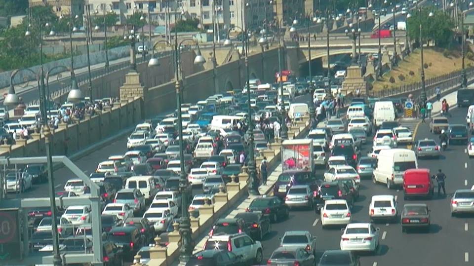 Bakının tıxac probleminin həlli üçün təkliflər hazırdır