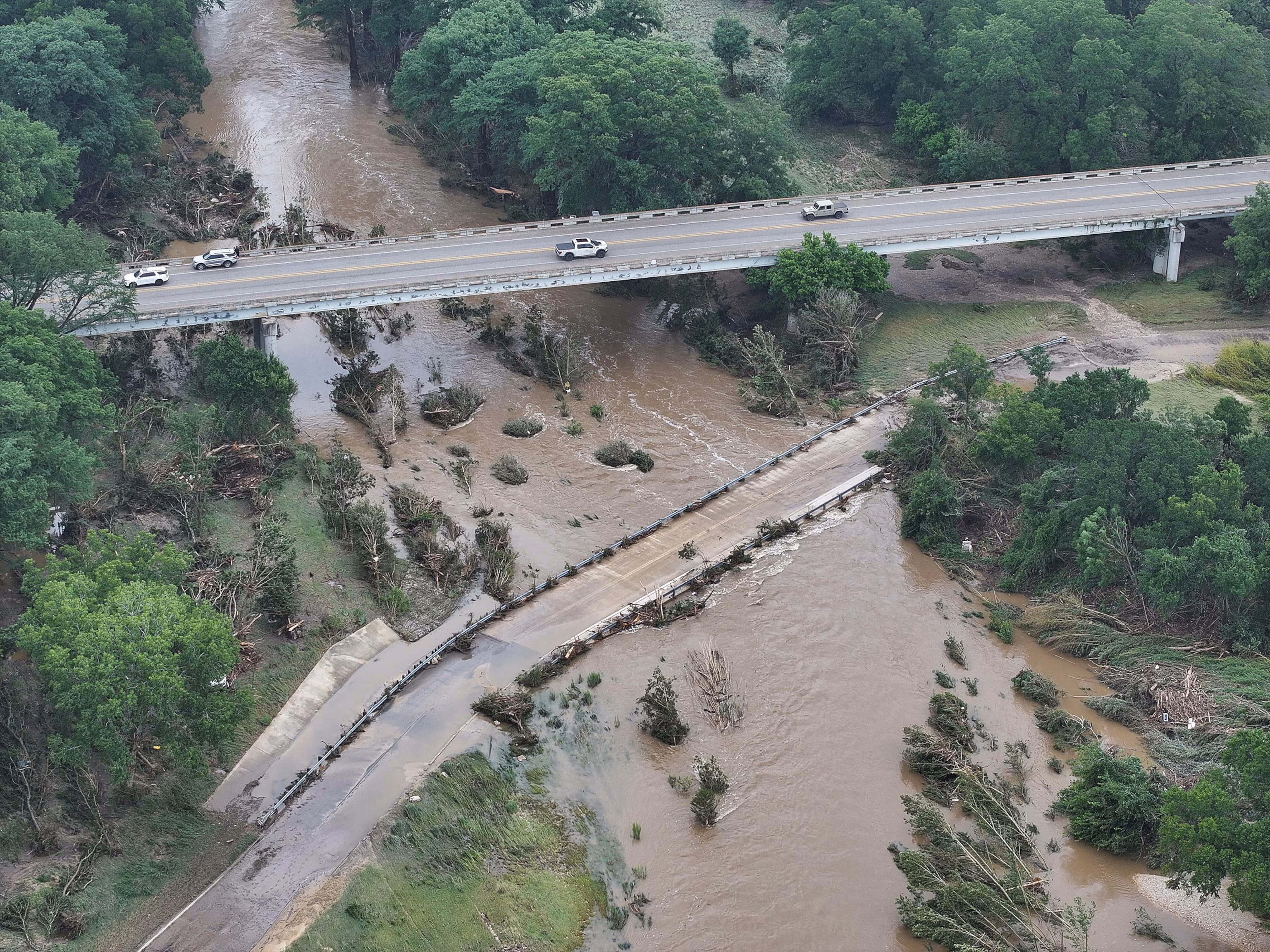 media-texas-flood-22-rt-gmh-250707_1751896101043_hpmain_4x3
