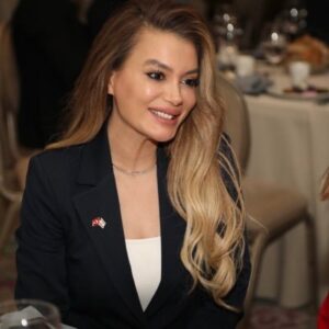 media-ryg7djms_400x400