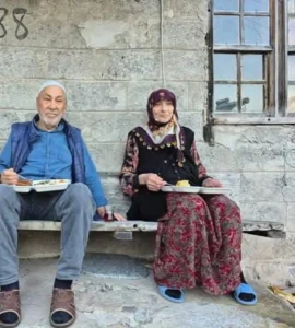 media-yan-yana-defnedildiler-56-yillik-cift-1-gun-arayla-vefat-etti-1769092_202602061632_20260206163229_3