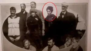 media-titanik-faciasindan-kurtulan-birine-ait-can-yelegi-acik-artirmayla-satilacak-tek-orne-1784585_202604170618_20260417061835_2