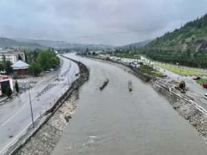 media-tokat-diken-ustunde-almus-barajinda-yuzde-100-doluluk-sonrasi-yesilirmak-nehrinde-tas-1792020_photogallery_20260521123529_2