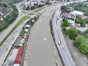 media-tokat-diken-ustunde-almus-barajinda-yuzde-100-doluluk-sonrasi-yesilirmak-nehrinde-tas-1792020_photogallery_20260521123529_5