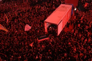 media-4-milyon-kisi-katildi-hamaneyin-cenazesinde-izdiham-yasandi-1802140_202607090529_20260709052916_4