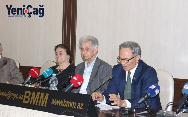 Ağsaqqal professorun yeni kitabı təqdim edildi – Fotolar