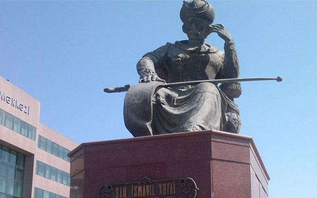 Xətainin heykəli götürülür? – Nəqliyyat Agentliyi təsdiq, Nazirlik təkzib edir… – Rəsmi