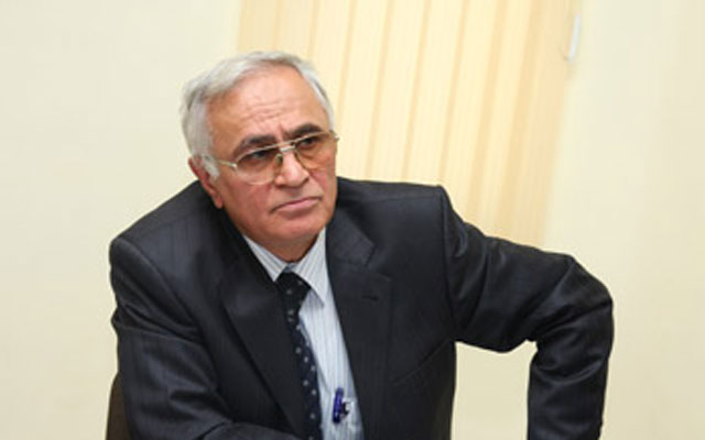 Rəhim Qazıyevdən rus zabitinə sərt cavab: “Zolotuxinə dedim ki…”