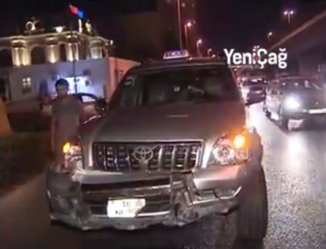 Bakıda taksi “Prado” qəza törətdi – VİDEO