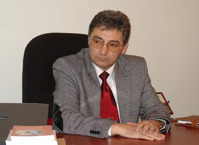 Lütfi Zadəyə “fındıqbaş” deyən Akif Əli: “Üzr istəyirəm”