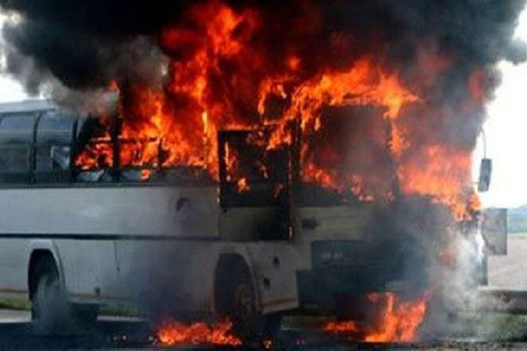 Göyçayda sərnişin avtobusu yandı