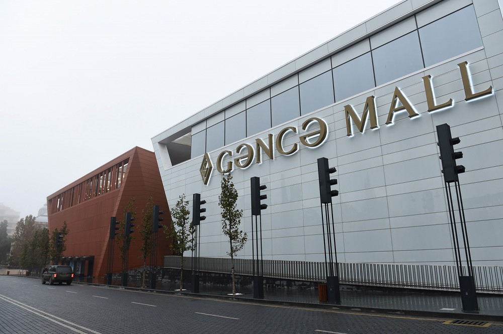 Prezident “Gəncə Mall”da – Fotolar