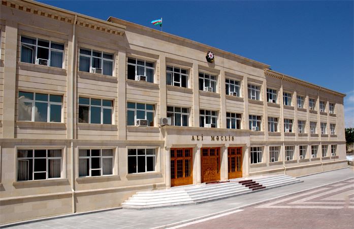 Vasif Talıbov müavinini işdən çıxartdı