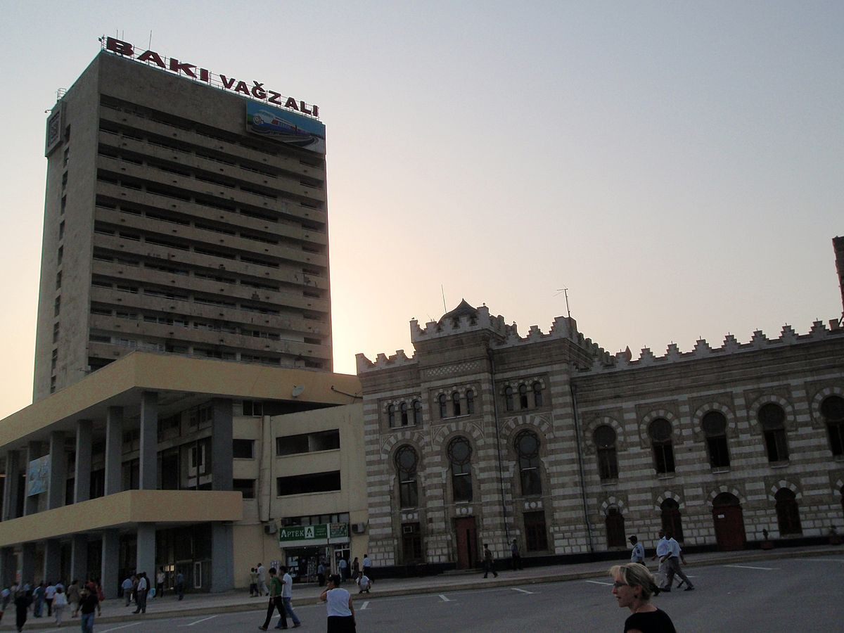 Bakı Dəmiryolu Vağzalında işıqlar söndü, bilet satışı dayandırıldı