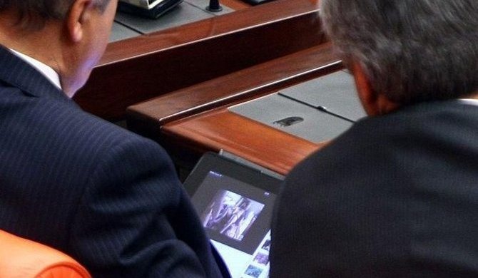 İngilis deputatların “porno” marağı: İllik 113208 baxış