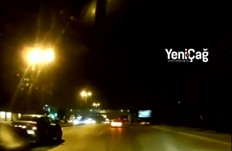 Bakıda yarışa çıxan “Mercedes” maşına çırpıldı – Qəza anının VİDEOSU