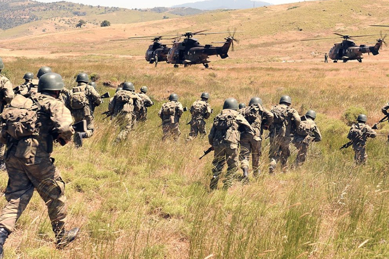 Afrin tam mühasirədə: Türkiyə ordusu əmr gözləyir