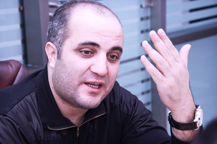 Doğum gününü qeyd edən Eldəniz: “Ən bahalı hədiyyəni xanımımdan aldım”
