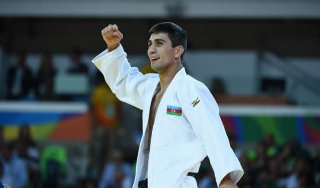 Erməniyə qalib gələn Rüstəm Orucovdan gümüş medal
