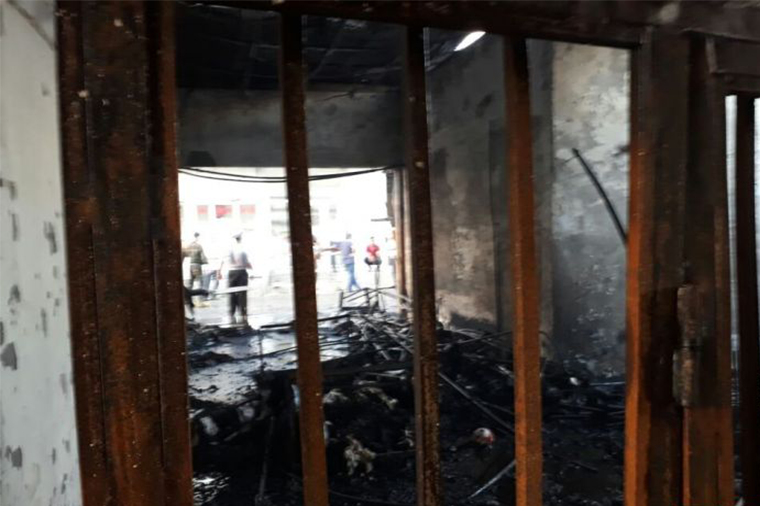 Abşeronda ev yanıb