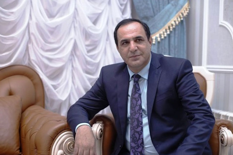 Manaf OD PÜSKÜRDÜ: “4 şadlıq evi, 4 restoranı var, hələ imarətlərini demirəm”