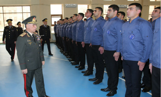 Ramil Usubov gəncləri təbrik etdi