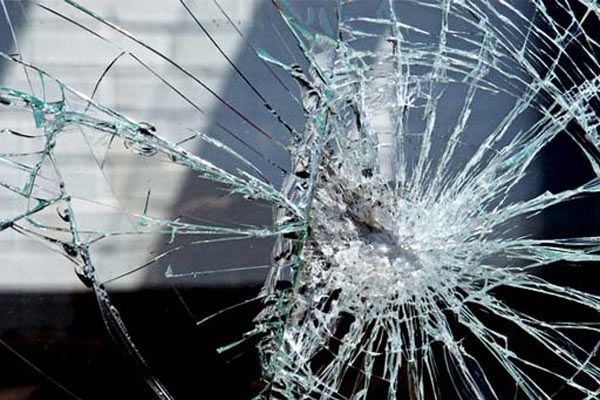 Qadın sürücü avtomobili aşırdı: ölən var