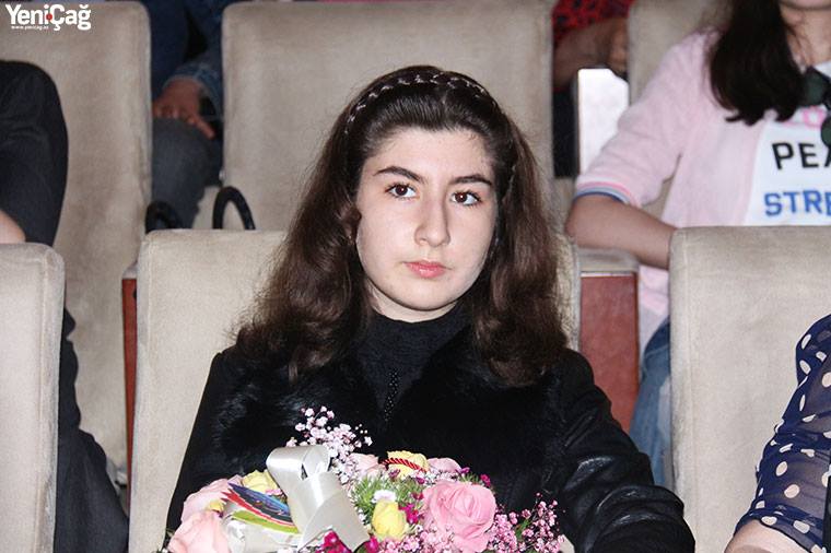 “Anam mənə qadağa qoymayıb” – Əməkdar artistin qızı – FOTOLAR
