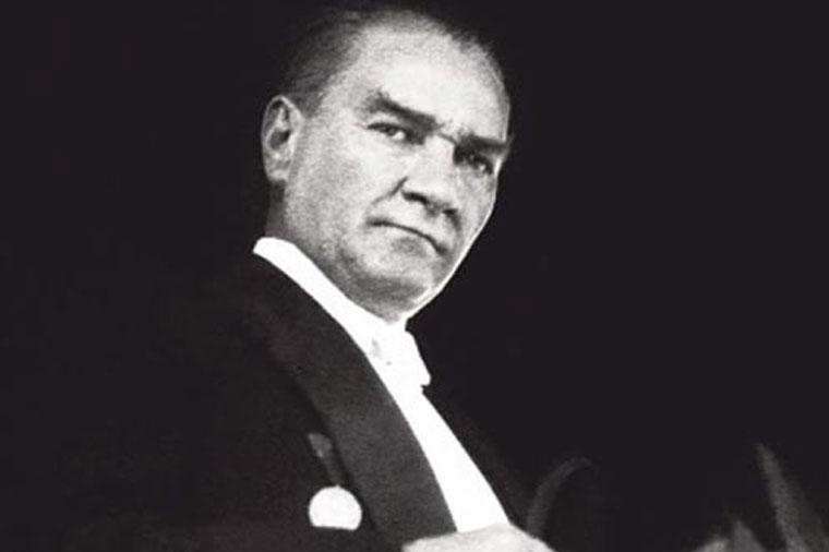 Atatürk əsgər formalarını niyə “Coco Chanel”ə hazırlatdırmışdı? – FOTOLAR