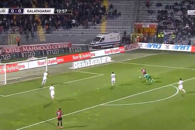Millimizin üzvü boş qapıya qol vura bilmədi – “Qalatasaray”la oyunda – FOTO