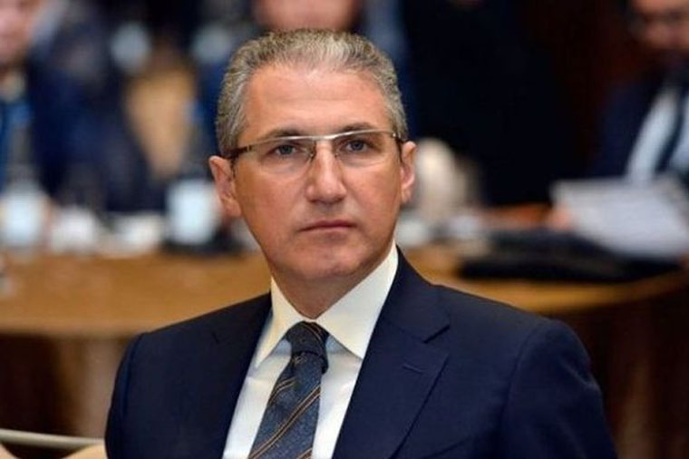 Yeni nazir vəzifəsindən getdi