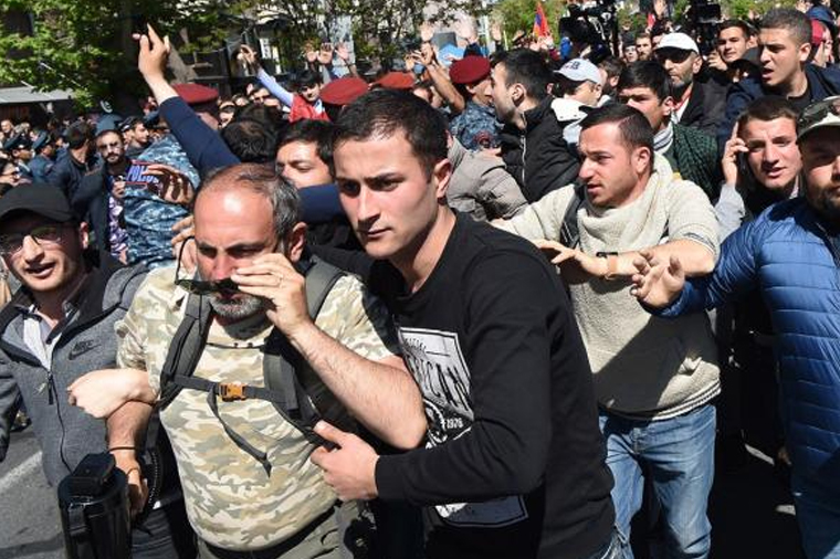 Bazara çevrilən “Erməni Maydanı”: Ermənilər kimi aldatmağa çalışdılar?