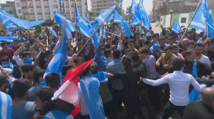 Kərkük yenidən ayağa qalxdı: Şəhəri etiraz dalğası bürüyüb