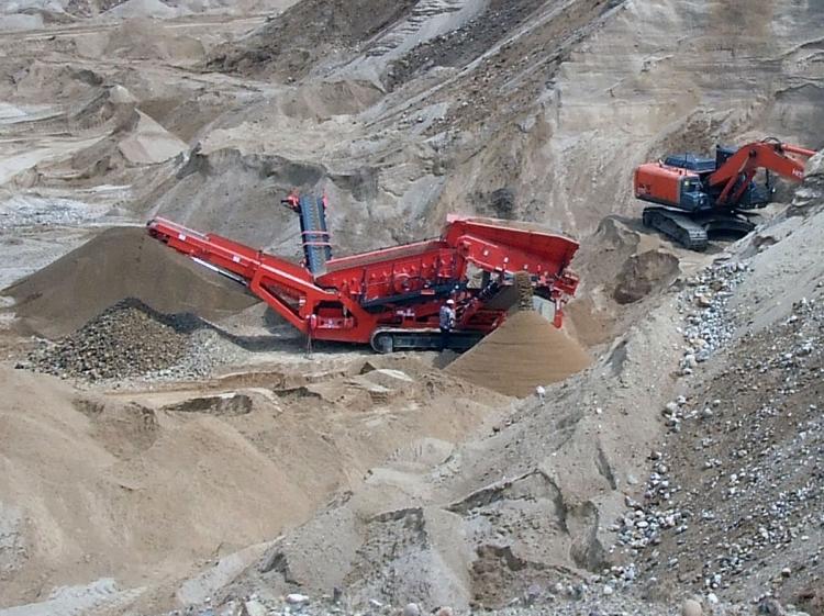 Traktorçu karxanada öldü – Cinayət işi açıldı