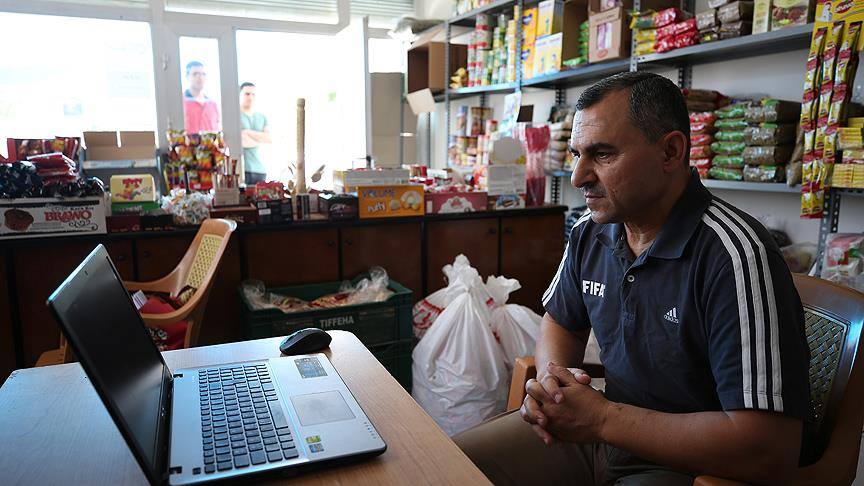 FİFA referisidir, amma satıcı işləyir – Qaçqın hakimin həyatı