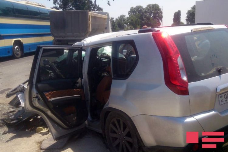 Bakı-Quba yolunda avtobusla maşın toqquşdu – Ölən və yaralananlar var