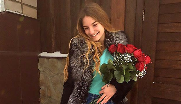 Ana 18 yaşlı qızını yuxuda ikən öldürdü – Balta ilə